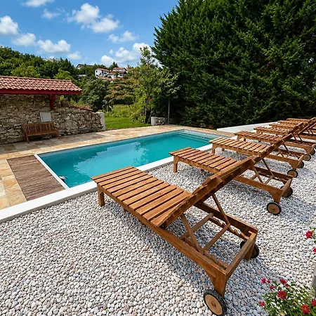 Apartment Ferme Karsinenea